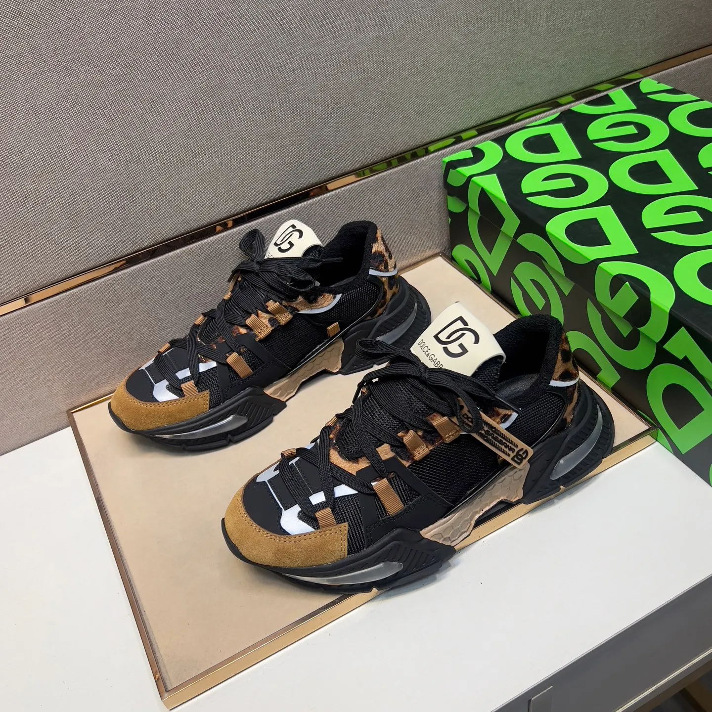 ⬛️Men's men's shoes💰p560【DG～】couple casual shoes 2025z cabinet sales simultaneously 🔶Size: 35-44#️⃣ 🔷1 color🔜The upper is made of multi-material splicing➕Mesh lining, comfortable and breathable, sole: original comfortable and wear-resistant outsole, ⚠️real thing📱photographed🎬real thing is better📢📢📢